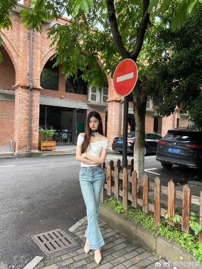假面女郎 封面